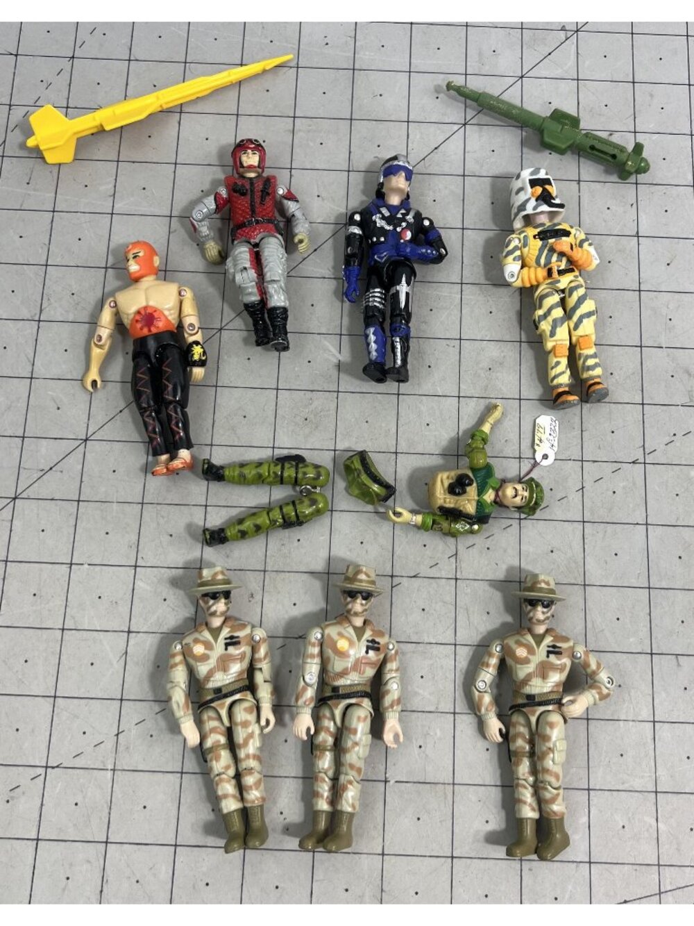 Lot Of 8 Vintage G.I. Joe Action Figures & Accessories Cobra 1980's